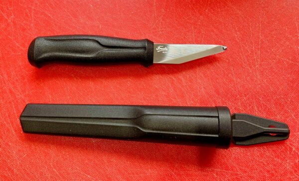 Mora "Roeing/Bleeding" Knife