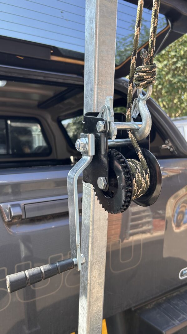 Single-Strut Tow Hitch Winch - Image 5
