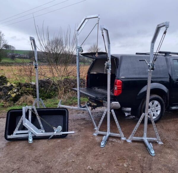 Tow-Hitch Winch With Support Legs - Image 3